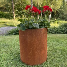 Rostig kruka diameter 25cm höjd 30cm
