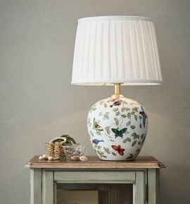 Markslöjd Mansion bordslampa vit 45cm miljöbild.