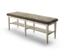 Nadja Hallbänk 130cm vitpigmenterad ask fårskinn sahara