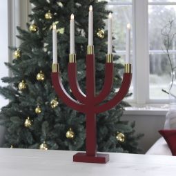 Elias 5L träljusstake, röd med mässingsbas